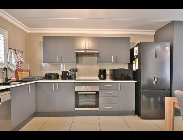 3 BEDROOM APARTMENT FOR SALE IN FERNDALE